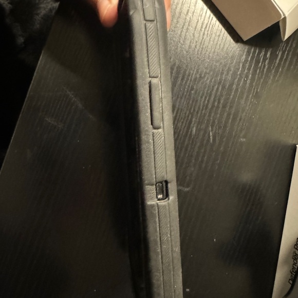 OEM Otterbox Defender - Black with Belt Clip - Picture 8 of 8